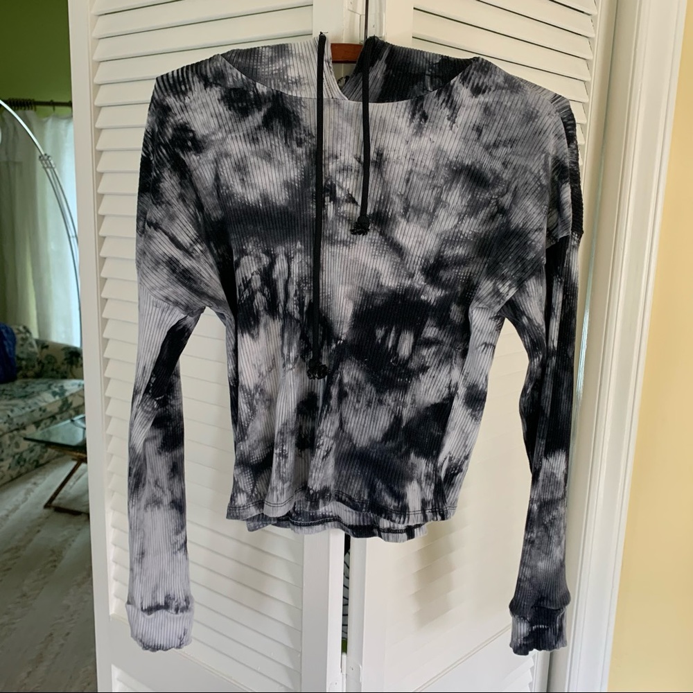 Daisy May Tie Dye Crop Hoodie M